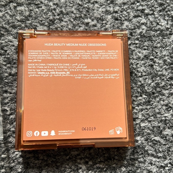 Huda beauty palette - Picture 4 of 4